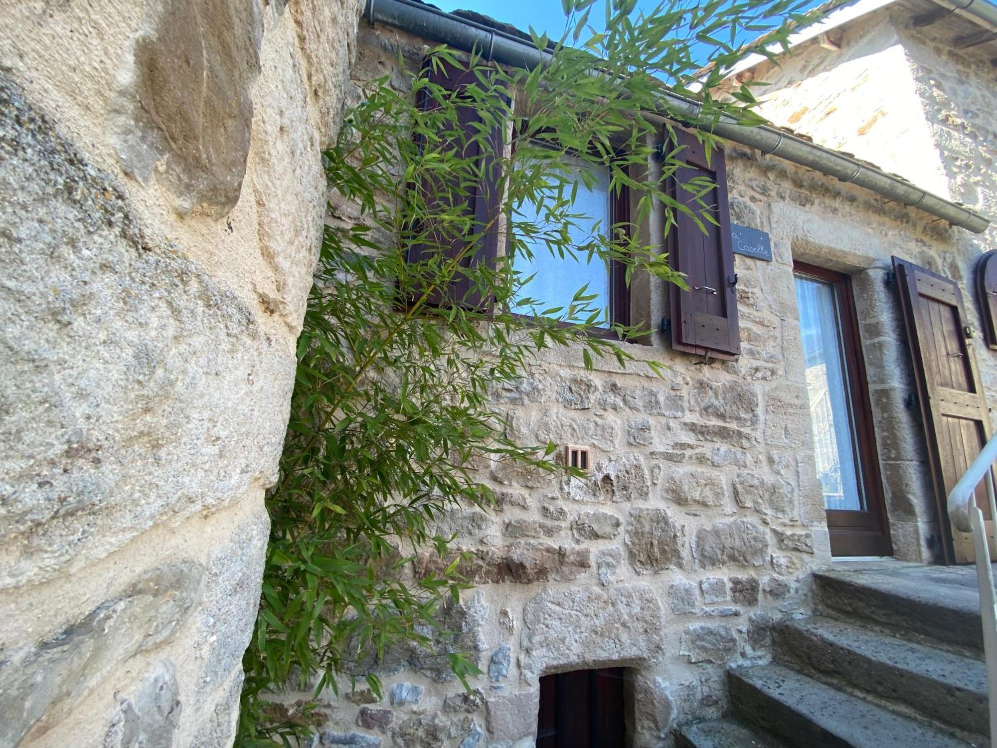 Les Caselles, Gite Et Maison D'Hotes Saint-Beauzely Exterior foto