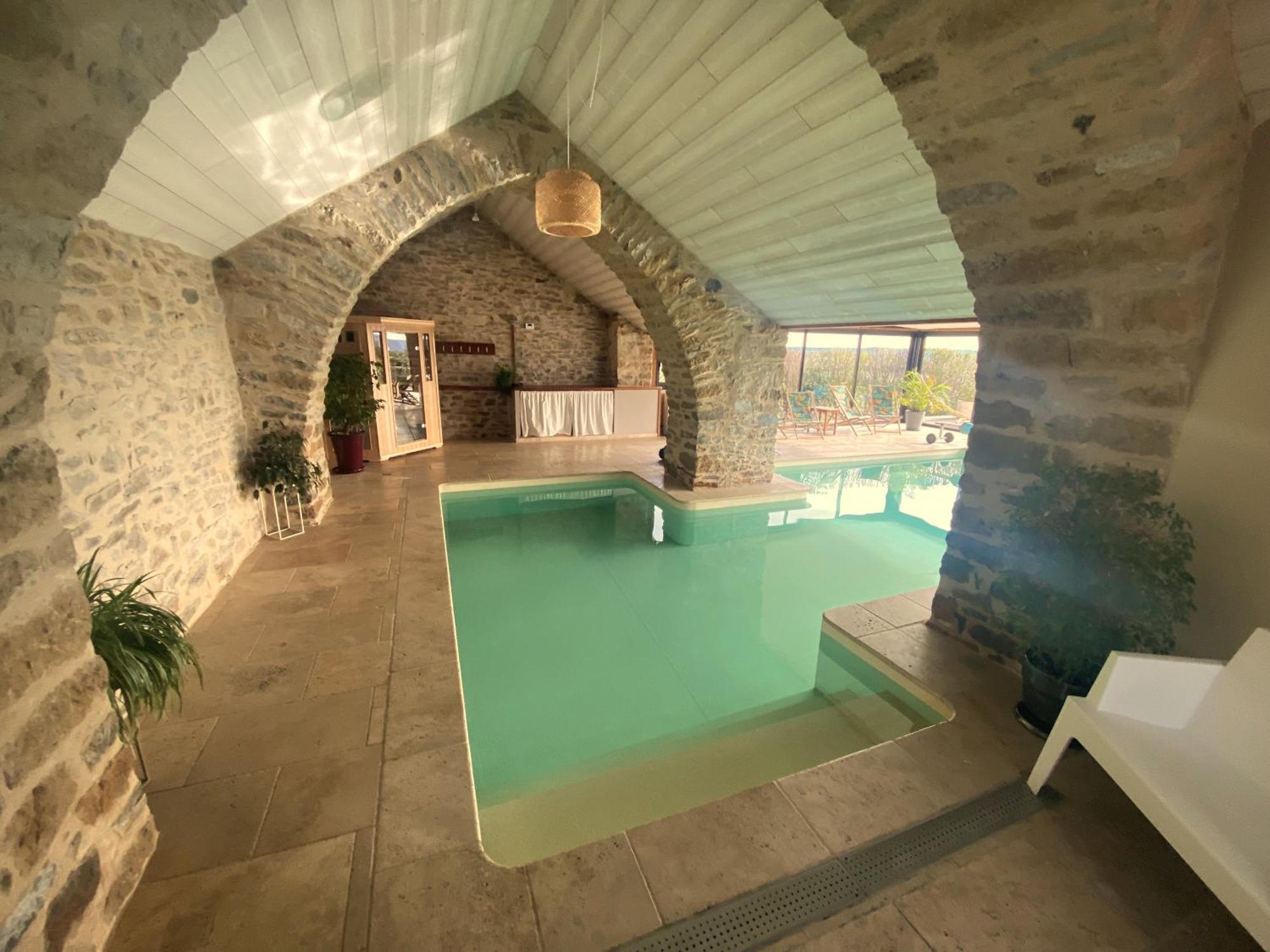 Les Caselles, Gite Et Maison D'Hotes Saint-Beauzely Exterior foto