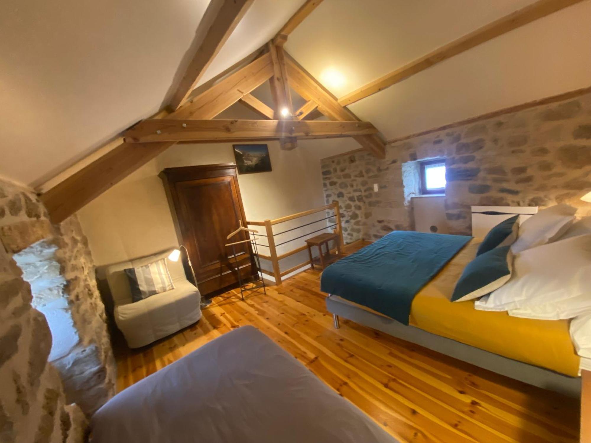 Les Caselles, Gite Et Maison D'Hotes Saint-Beauzely Exterior foto