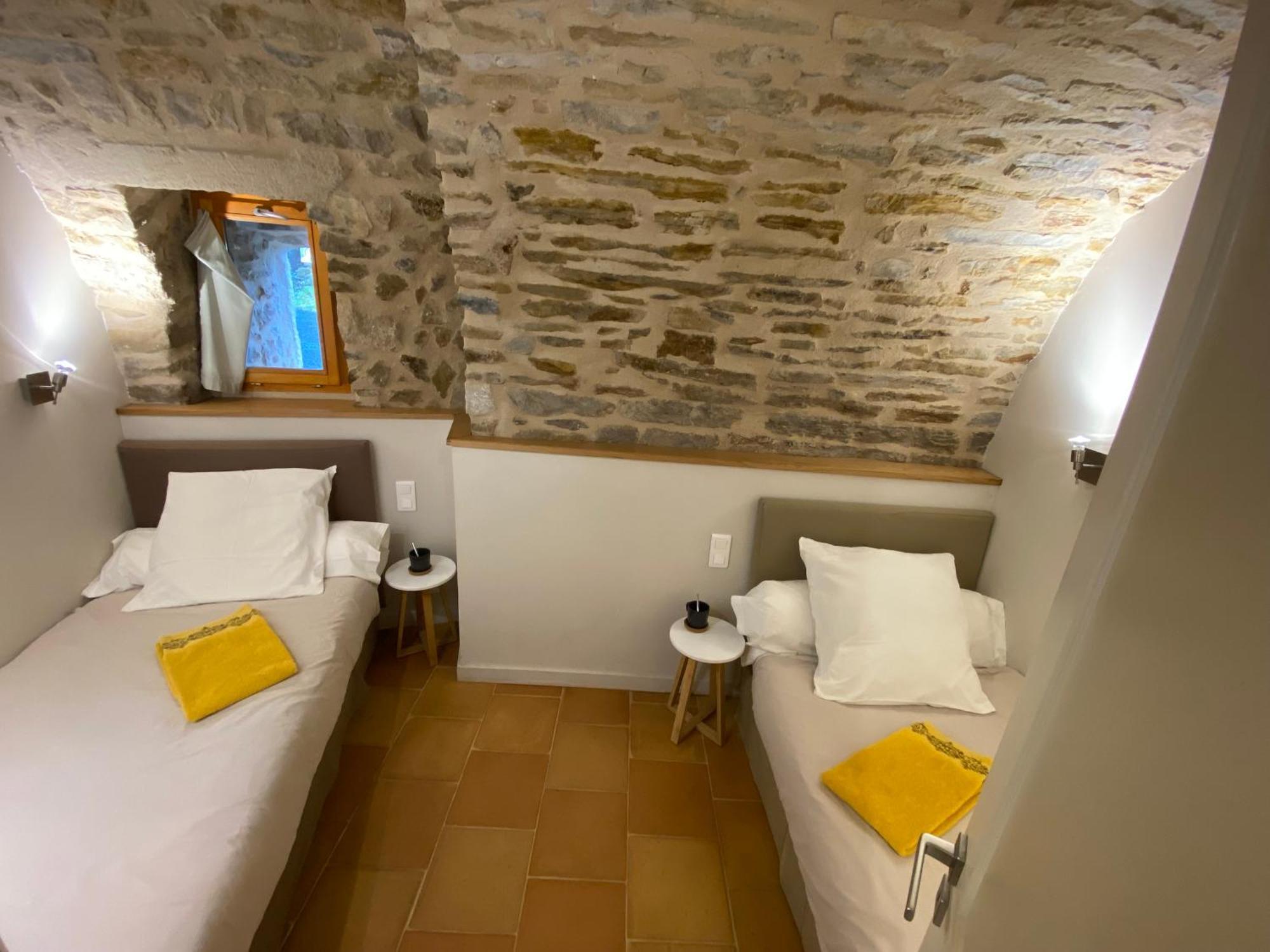 Les Caselles, Gite Et Maison D'Hotes Saint-Beauzely Exterior foto